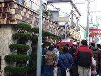 キャラウェイに群がる人々 キャラウェイに群がる人々